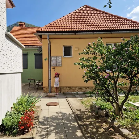 Villa Sunny Town House *